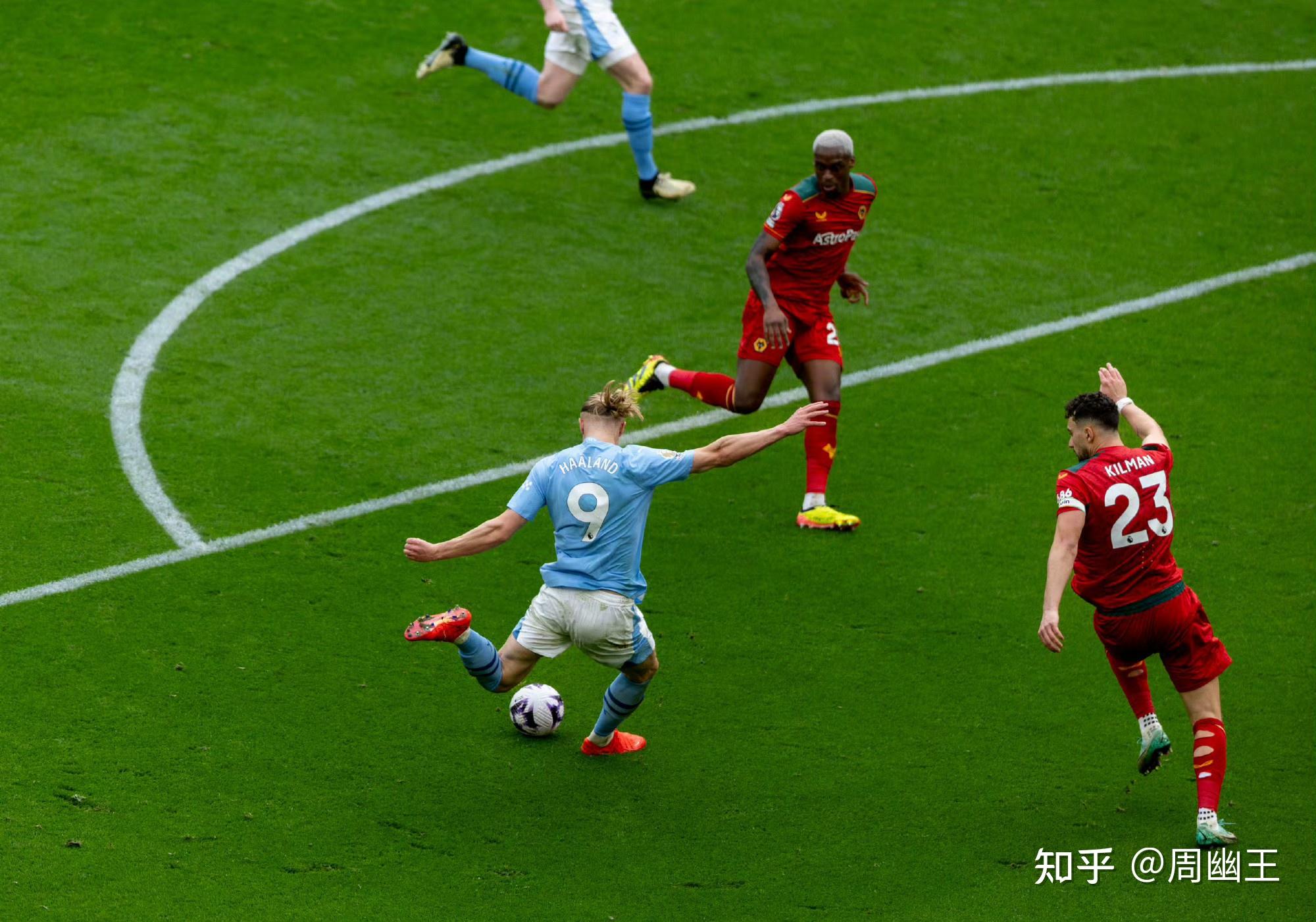 篮球直播平台-赛地聚焦——足总杯冲刺阶段热度飙升，广州队止住颓势，质疑声仍在，纪律约束更严格的简单介绍